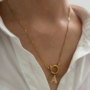 Gold Initial B Necklace A1433